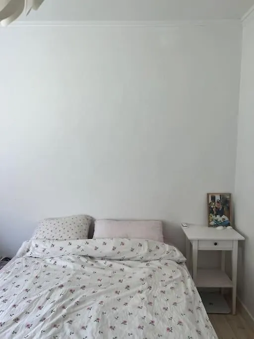 Cozy Flat By The Airport And The Beach Nearby contacts